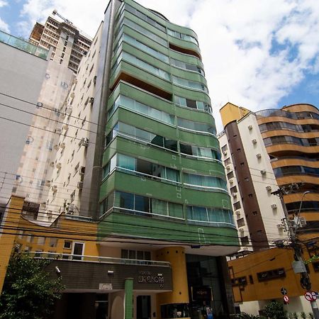 Elegancia Classica 100M Da Praia Na Rua 3700 P1397 บัลเนอาริโอ กังโบริว ภายนอก รูปภาพ
