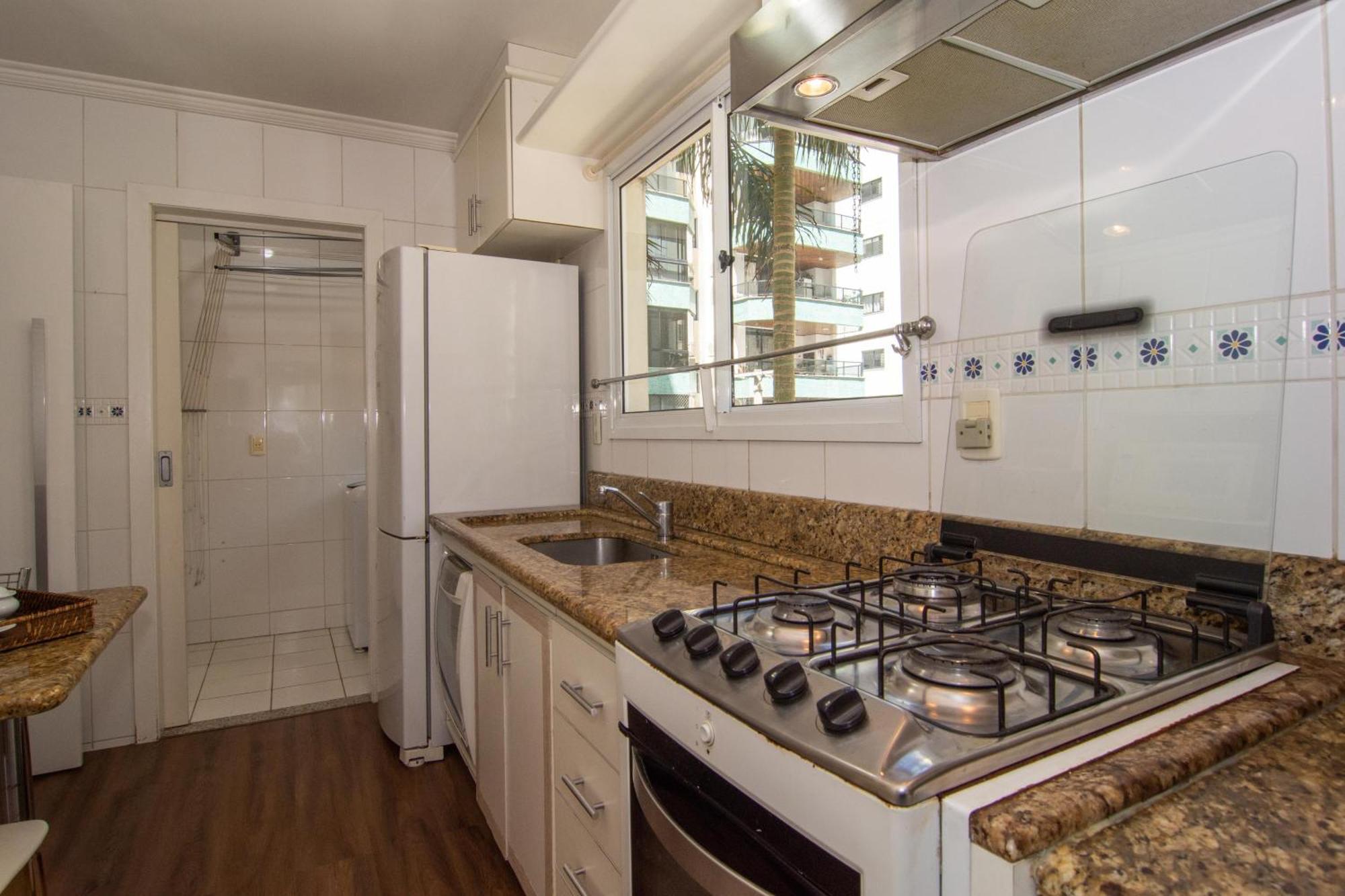 Elegancia Classica 100M Da Praia Na Rua 3700 P1397 บัลเนอาริโอ กังโบริว ภายนอก รูปภาพ