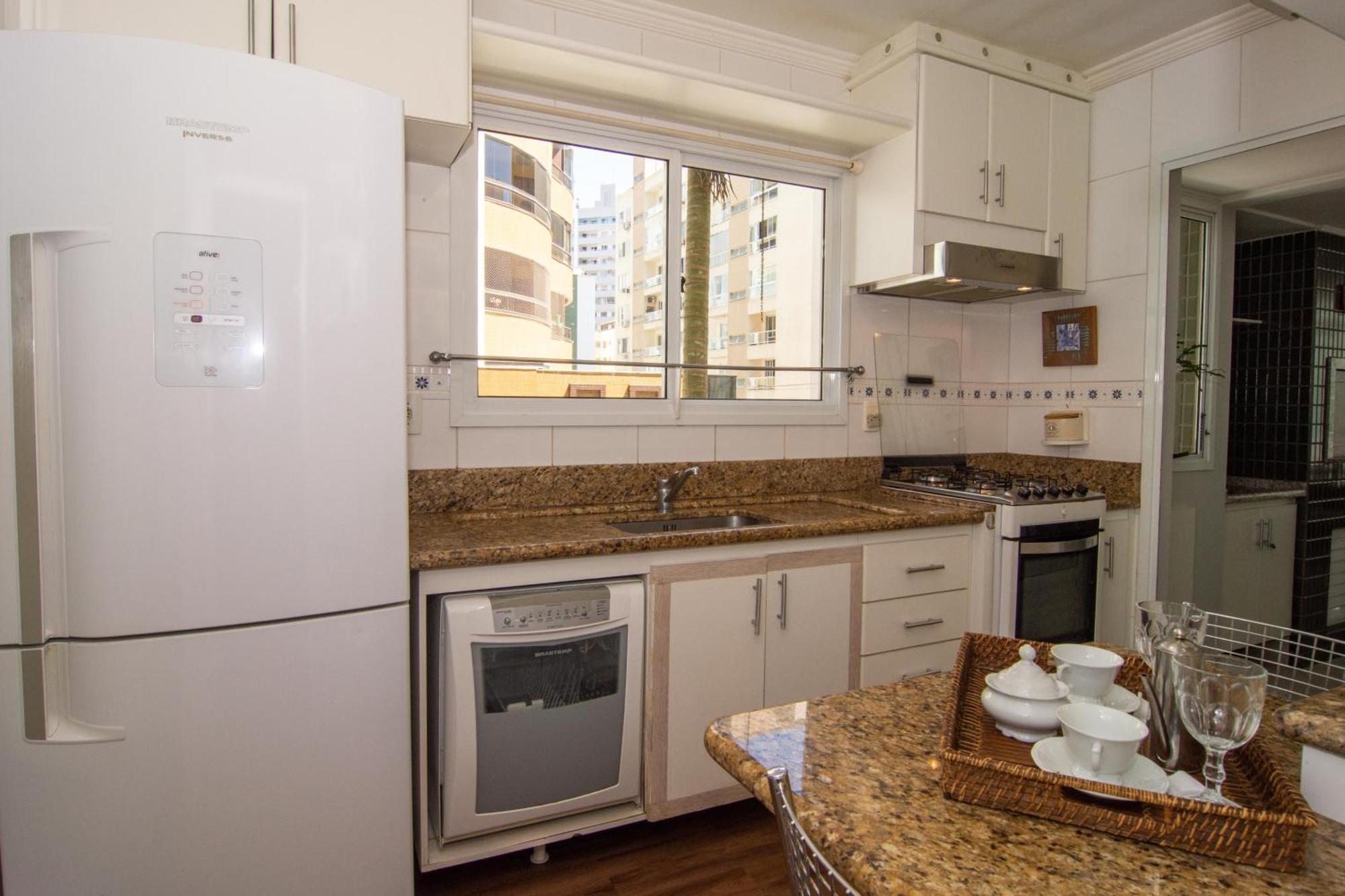 Elegancia Classica 100M Da Praia Na Rua 3700 P1397 บัลเนอาริโอ กังโบริว ภายนอก รูปภาพ